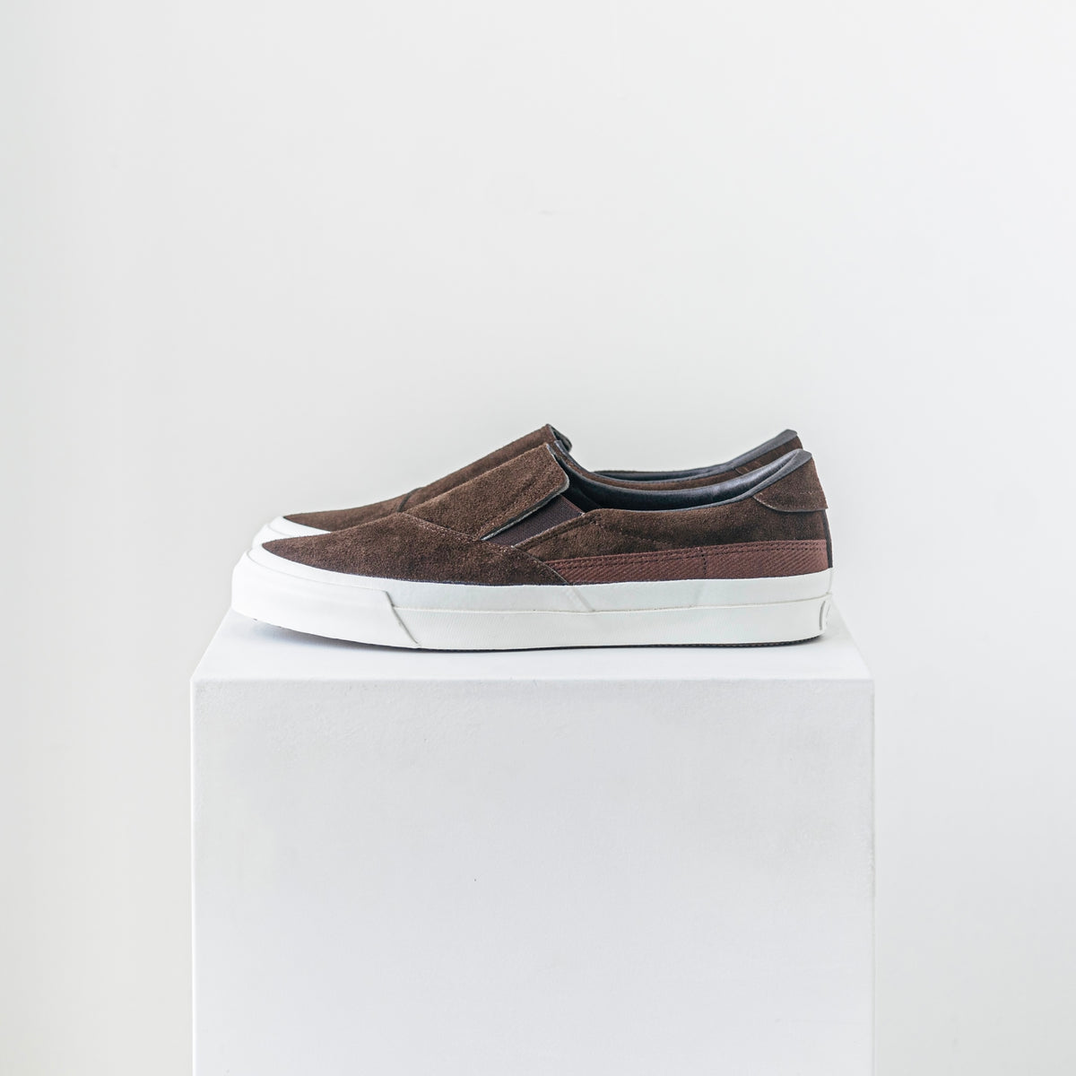 ASAHI SHOES 
BELTED SLIP-ON SUEDE