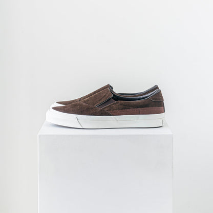 ASAHI SHOES 
BELTED SLIP-ON SUEDE